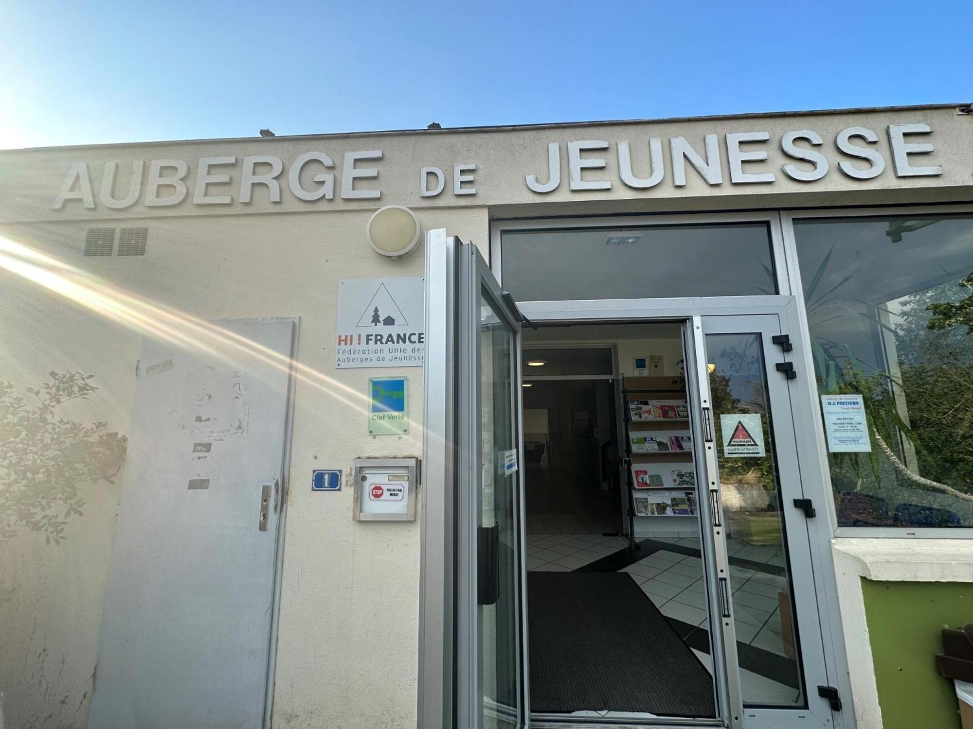 Auberge De Jeunesse Hi Puvatya Dış mekan fotoğraf